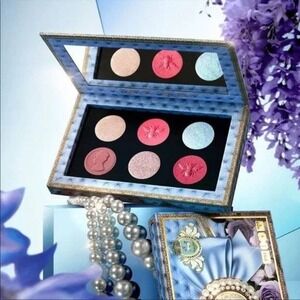 Pat McGrath x Bridgerton Diamond of the First Water Eye Shadow Pallet